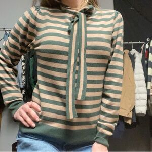 Ann Taylor soft long sleeve knit winter/ fall top